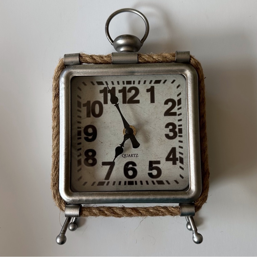 Farmhouse style‎ analog desktop clock rope trim battery operated